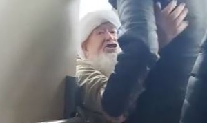 Kongreye giremeyen vatandaş güçlükle sakinleştirildi