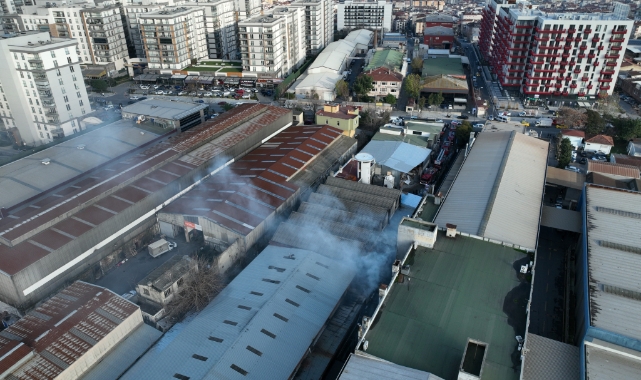 Küçükçekmece'de korkutan yangın