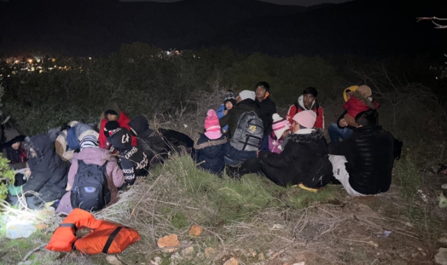 Kuşadası'nda 23 düzensiz göçmen ve 1 organizatör yakalandı