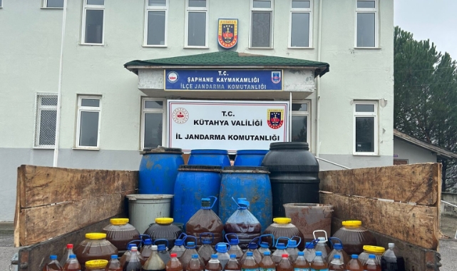 Kütahya'da jandarma 838 litre sahte alkol ele geçirdi