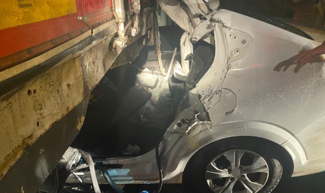 Kuzey Marmara Otoyolu'nda otomobil tıra çarptı: 1 ölü