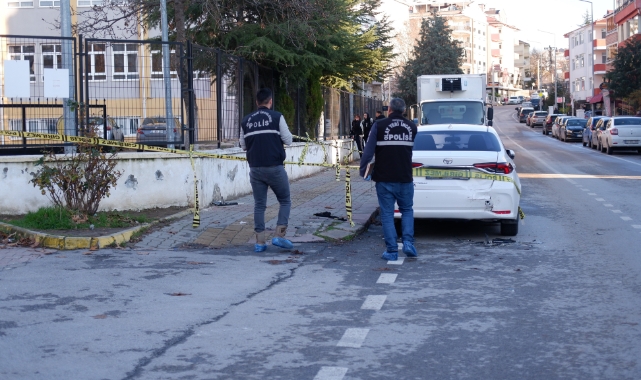 Lise öğrencisine okul çıkışı bıçaklı saldırı