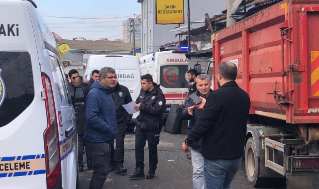 Lokanta önünde erkek cesedi bulundu