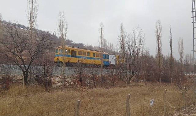 Malatya'da raylardan çıkan lokomotif paniğe neden oldu