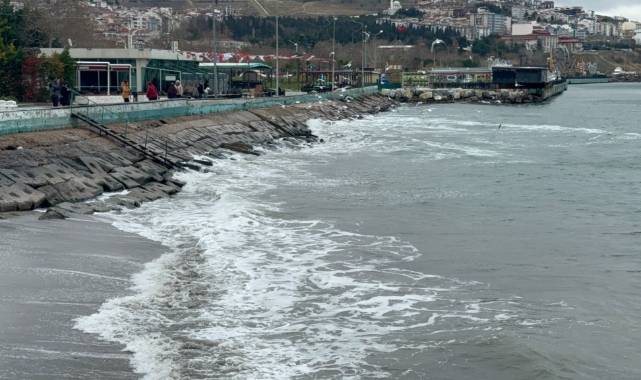 Marmara Denizi ulaşımına poyraz engeli
