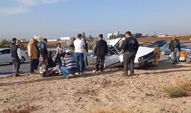 Mersin'de 2 otomobilin çarpıştığı kazada 6 kişi yaralandı