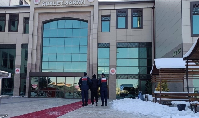 Nevşehir'de bir evde silah ve uyuşturucu bulundu 