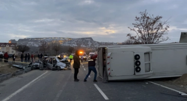 Nevşehir'de otomobil ile öğrenci servisi çarpıştı! 24 yaralı