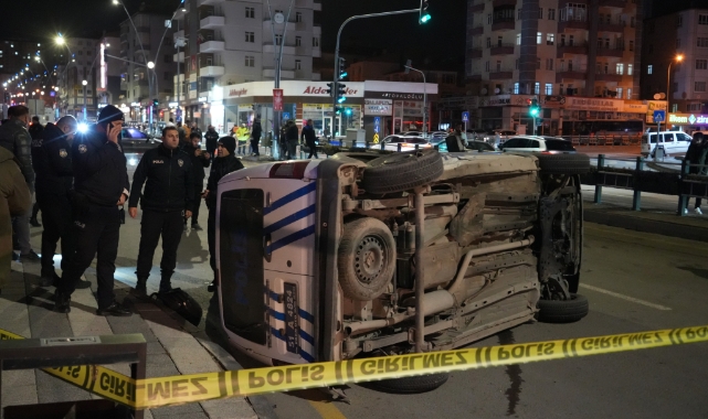 Niğde’de polis otosu ile otomobil çarpıştı: 6 yaralı