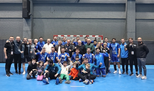 Nilüfer Belediyespor Erkek Hentbol Takımı'ndan evinde farklı galibiyet