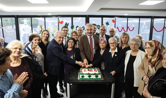 Nilüfer'de huzurevi sakinlerinden yeni yıla keyifli karşılama