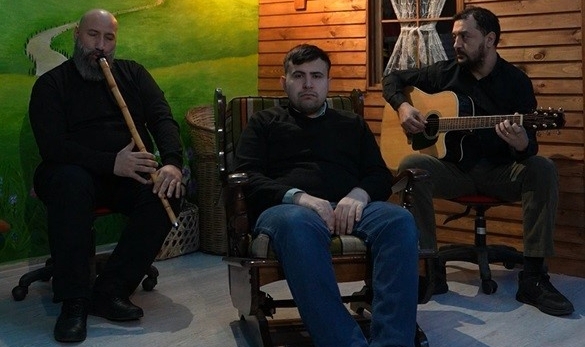 Okuduğu şiirle herkesi kendine hayran bıraktı