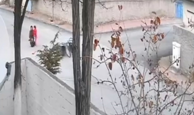 Ölümden dönen baba kızın sarılması kameraya yansıdı
