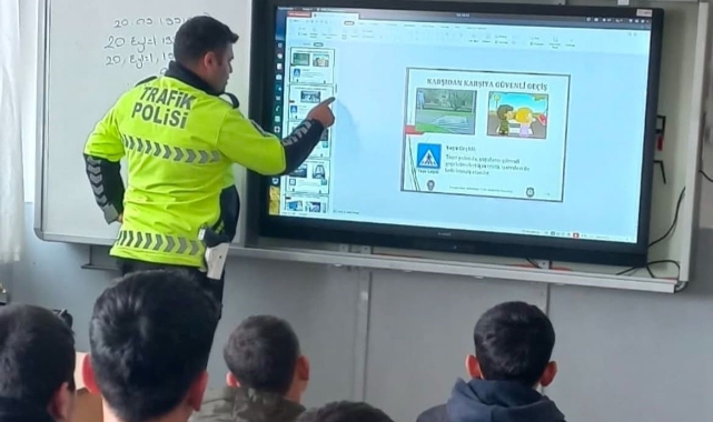 Ortaokul öğrencilerine trafik ve güvenlik eğitimi verildi