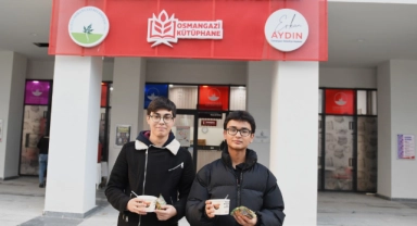 Osmangazi Belediyesinden kütüphanedeki öğrencilere ücretsiz çorba ikramı