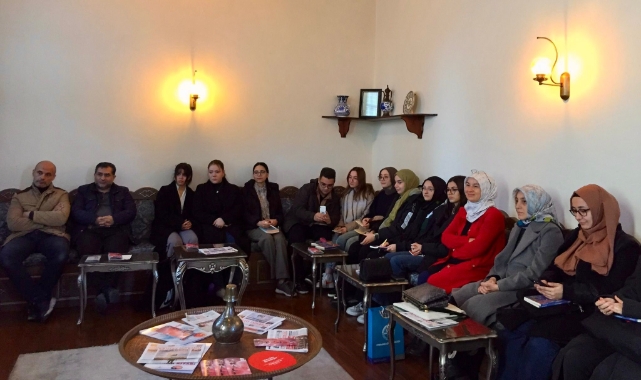 Osmangazi’de Kedili Tekke Millet Kıraathanesi Kütüphanesi’nde Okur-Yazar Buluşmaları