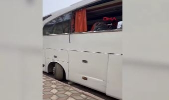 Otobüsü kaçırdı, park halindeki araçlara zarar verdi