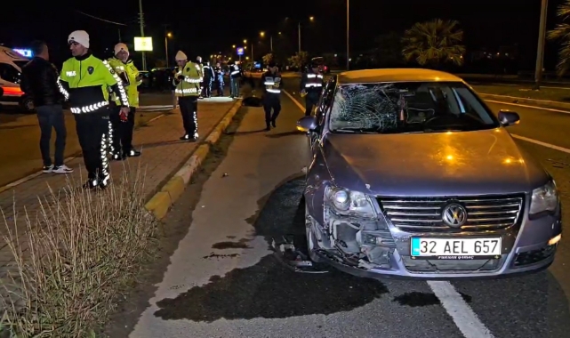 Otomobilin çarptığı iki kardeş metrelerce savruldu!