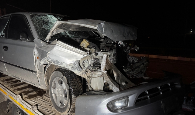 Otomobilin tıra arakadan çarptığı kazada 7 kişi yaralandı