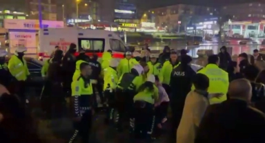 Polis otosuna çarptı, yakınları polise saldırdı! 4 polis yaralandı