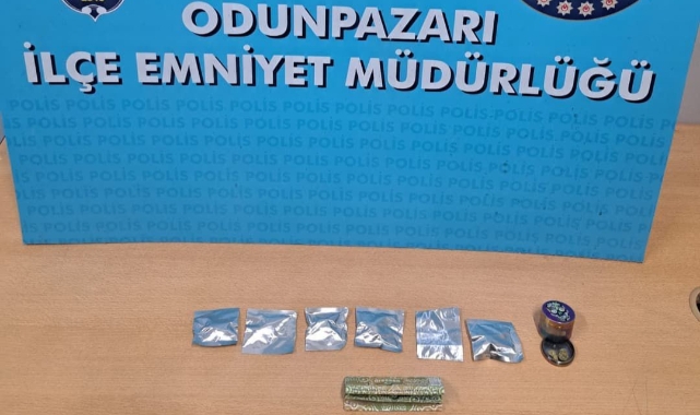 Polis ve bekçi ekiplerinin denetiminde yüzlerce kişi ve araç kontrol edildi