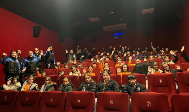Polislerden sinema etkinliği