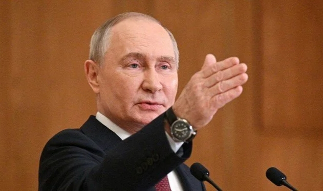 Putin'den Esad'a koşulsuz destek