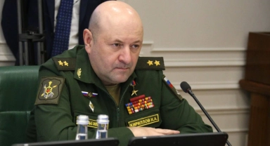 Rus komutan patlamada öldü
