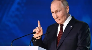 Rusya'da Devlet Başkanı Putin'in partisinin binası kundaklandı