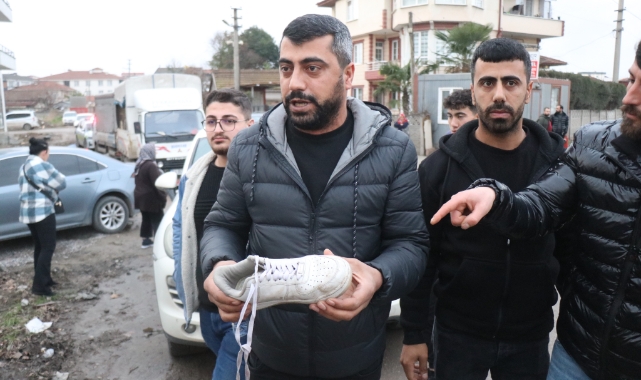 Sakarya'da 10 yaşındaki çocuğun hayatını kaybettiği kaza sonrası mahalleli karayolunu kapattı