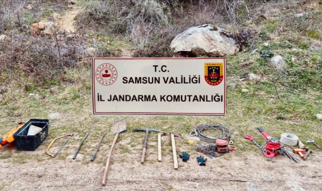 Samsun’da kaçak kazı yapan 2 şahıs yakalandı