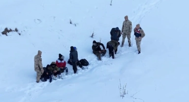 Sosyal medya paylaşımından yola çıkan ekipler Erzurum’da kaçak göçmenleri yakaladı