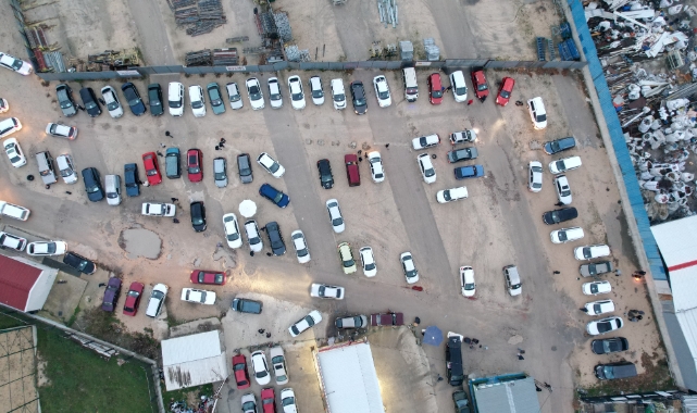 Suriyeliler dönmek için hazırlıklara başladı! Bursa'da oto pazarları doldu taştı