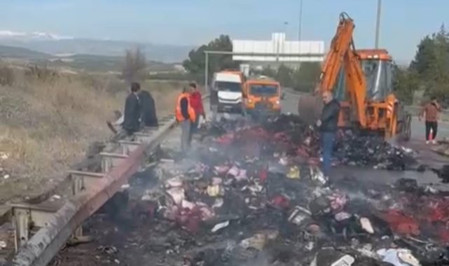 Tarsus’ta tırda çıkan yangında kargo ürünleri yandı