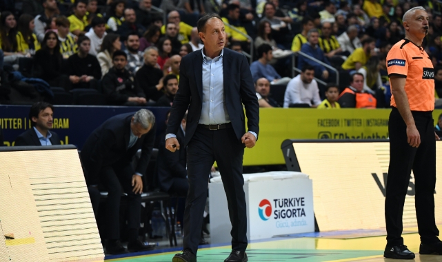 TOFAŞ Başantrenörü Orhun Ene: "Pes etmeyen bir takımız"
