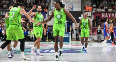 TOFAŞ evinde Anadolu Efes’i de devirdi
