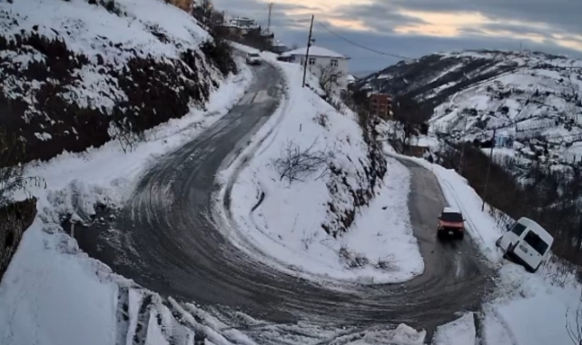 Trabzon'da minibüs uçuruma yuvarlandı: 1 ölü