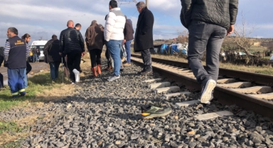 Tren çarpan yaya hayatını kaybetti