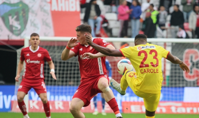 Trendyol Süper Lig: Antalyaspor: 1 - Kayserispor: 0 (İlk yarı)