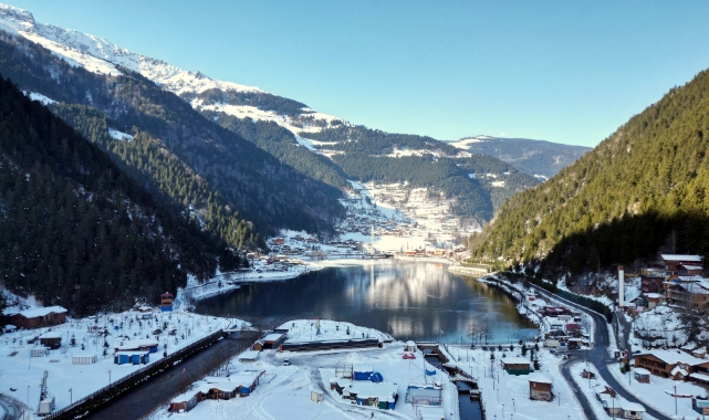 Uzungöl beyaza büründü