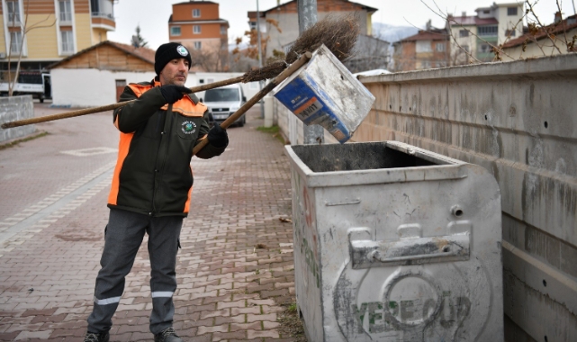 Yeşilyurt'ta temizlik işleri aralıksız sürüyor