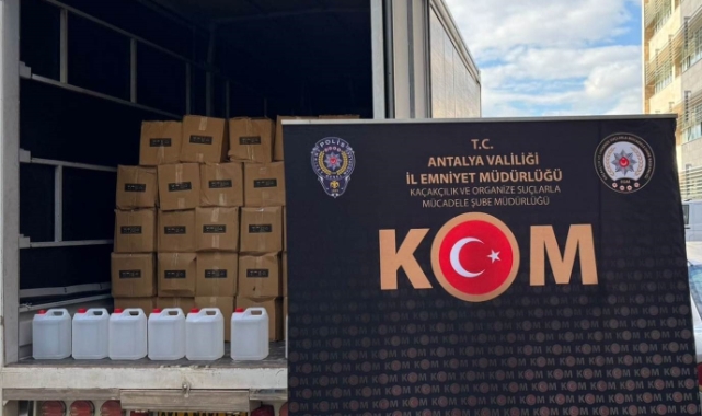 Yılbaşı öncesi Antalya'da 108 bin şişe kaçak içki ele geçirildi!