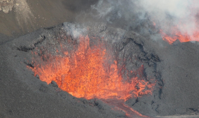 ABD’de Kilauea Yanardağı lav püskürttü