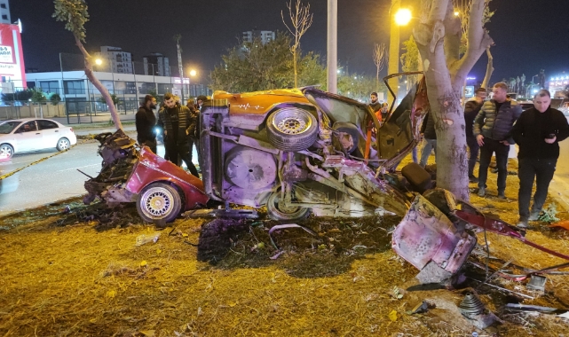 Adana'da ikiye bölünen otomobilde ölü sayısı 2'ye yükseldi