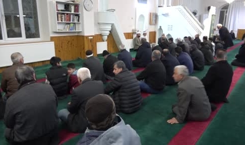 Adıyaman'da Regaip Kandili'nde camiler dolup taştı