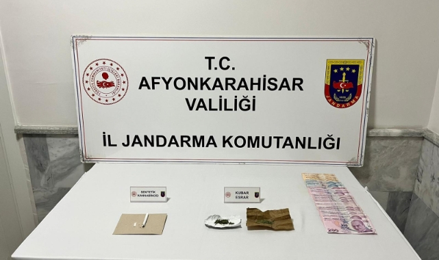 Afyonkarahisar’da uyuşturucu operasyonunda 5 gözaltı!