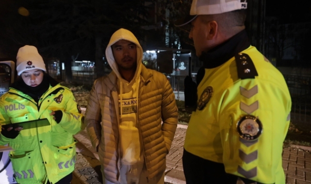 Alkollü sürücüden aracının plakasını soran polise ilginç karşılık!