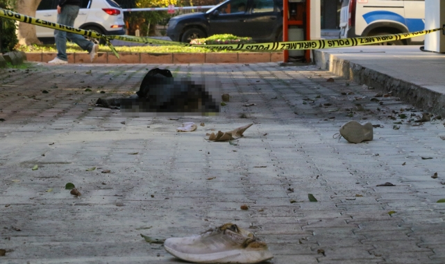 Antalya’da eski eşi tarafından üzerine benzin dökülerek yakılan kadın hayatını kaybetti
