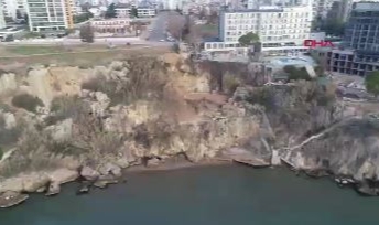 Antalya'da falezlerdeki kaçak asansör kaldırıldı