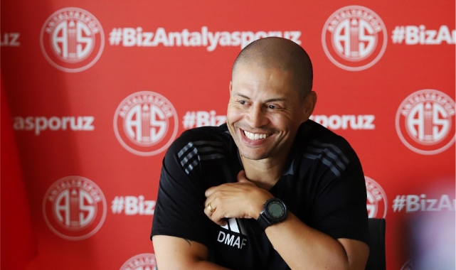 Antalyaspor'dan Alex ile yolları ayırma kararı!